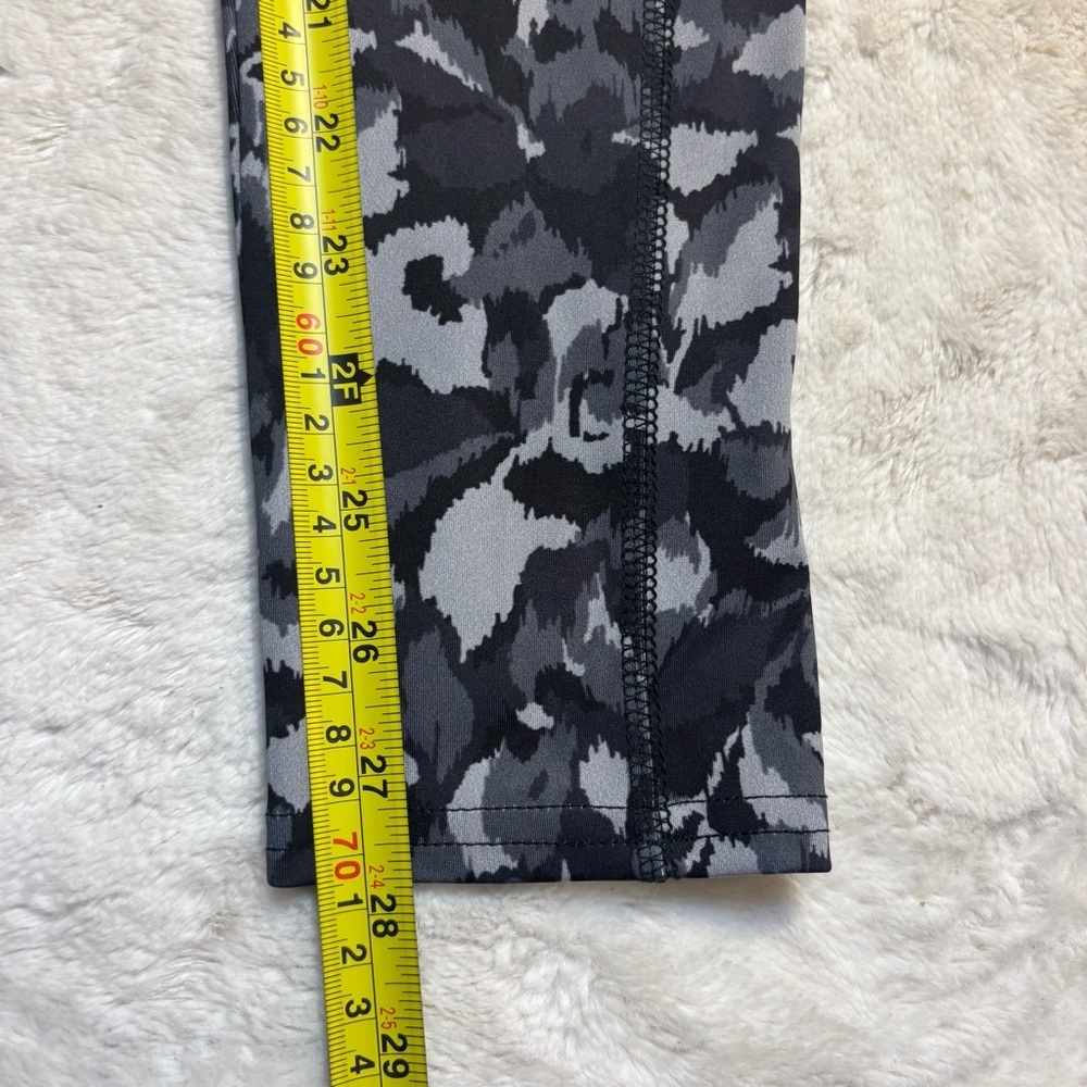 Chico's Zenergy Leggings Small (4/6) Black Gray Abstract Print Stretchy Pockets - Picture 13 of 13